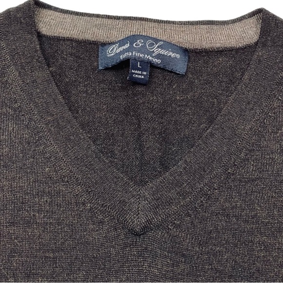 Davis & Squire 100% Extra Fine Merino Wool V-neck Sweater - Picture 4 of 8